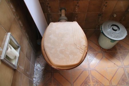 Casa à venda com 285m², 4 quartos e 3 vagasBanheiro da Suíte Casa 2