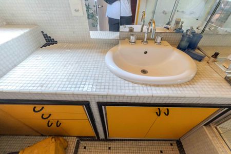 Apartamento para alugar com 100m², 2 quartos e 1 vaga Apartamento para alugar com 100m², 2 quartos e 1 vagaBanheiro