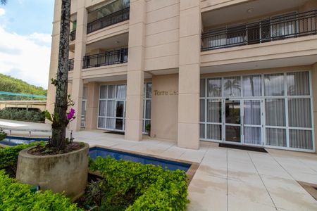 Apartamento para alugar com 256m², 4 quartos e 4 vagasFachada