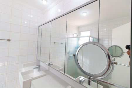 Apartamento para alugar com 256m², 4 quartos e 4 vagasBanheiro da Suíte 1