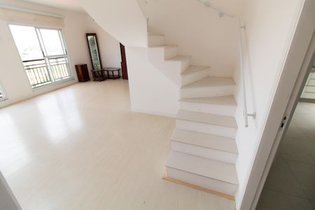 Apartamento para alugar com 256m², 4 quartos e 4 vagasEscada Acesso a Cobertura