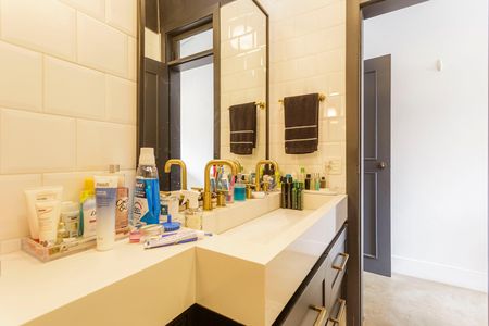Casa de condomínio à venda com 95m², 2 quartos e 2 vagas Casa de condomínio à venda com 95m², 2 quartos e 2 vagasBanheiro da Suíte 1