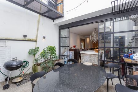 Casa de condomínio à venda com 95m², 2 quartos e 2 vagas Casa de condomínio à venda com 95m², 2 quartos e 2 vagasÁrea externa
