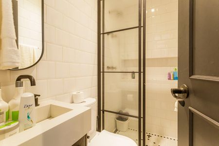 Casa de condomínio à venda com 95m², 2 quartos e 2 vagas Casa de condomínio à venda com 95m², 2 quartos e 2 vagasBanheiro da Suíte 2