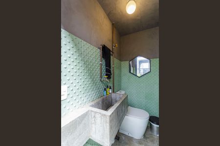 Casa de condomínio à venda com 95m², 2 quartos e 2 vagas Casa de condomínio à venda com 95m², 2 quartos e 2 vagasBanheiro de serviço