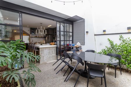 Casa de condomínio à venda com 95m², 2 quartos e 2 vagas Casa de condomínio à venda com 95m², 2 quartos e 2 vagasÁrea externa