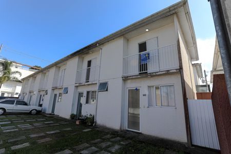 Casa de condomínio para alugar com 57m², 2 quartos e 2 vagas Casa de condomínio para alugar com 57m², 2 quartos e 2 vagasPlaquinha - Sacada