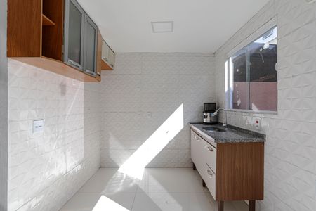 Casa de condomínio para alugar com 57m², 2 quartos e 2 vagas Casa de condomínio para alugar com 57m², 2 quartos e 2 vagasCozinha