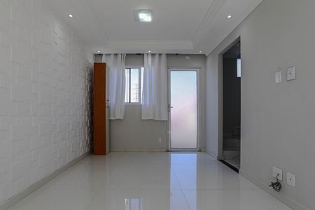 Casa de condomínio para alugar com 57m², 2 quartos e 2 vagas Casa de condomínio para alugar com 57m², 2 quartos e 2 vagasSala