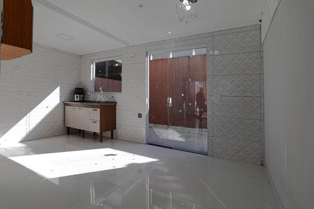 Casa de condomínio para alugar com 57m², 2 quartos e 2 vagas Casa de condomínio para alugar com 57m², 2 quartos e 2 vagasCozinha