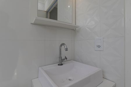 Casa de condomínio para alugar com 57m², 2 quartos e 2 vagas Casa de condomínio para alugar com 57m², 2 quartos e 2 vagasBanheiro