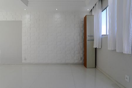 Casa de condomínio para alugar com 57m², 2 quartos e 2 vagas Casa de condomínio para alugar com 57m², 2 quartos e 2 vagasSala