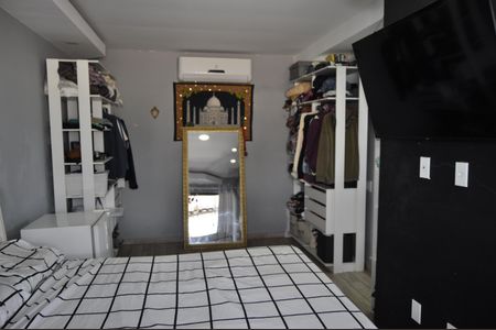 Casa à venda com 165m², 3 quartos e 1 vagaSuíte 