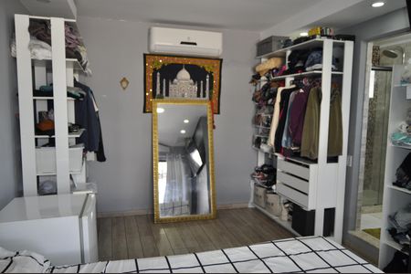 Casa à venda com 165m², 3 quartos e 1 vagaSuíte 