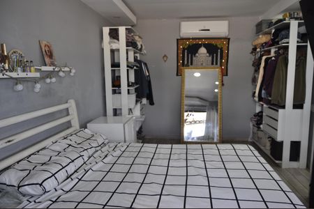 Casa à venda com 165m², 3 quartos e 1 vagaSuíte 