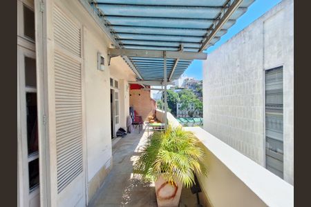 Apartamento à venda com 105m², 1 quarto e sem vaga Apartamento à venda com 105m², 1 quarto e sem vagaVaranda