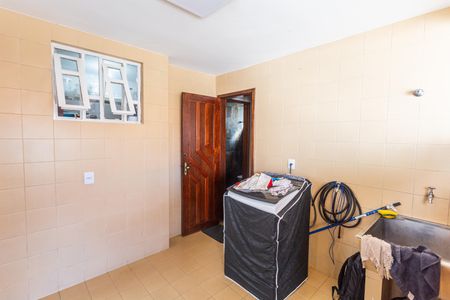 Casa à venda com 420m², 4 quartos e 4 vagas Casa à venda com 420m², 4 quartos e 4 vagasÁrea de Serviço 1