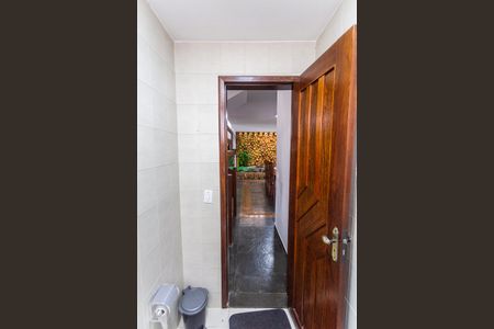 Casa à venda com 420m², 4 quartos e 4 vagas Casa à venda com 420m², 4 quartos e 4 vagasLavabo da Sala de Jantar