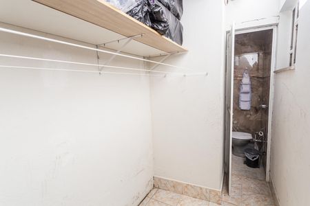 Casa à venda com 420m², 4 quartos e 4 vagas Casa à venda com 420m², 4 quartos e 4 vagasÁrea de Serviço 2