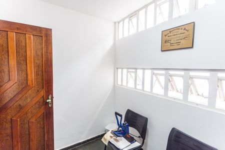 Casa à venda com 420m², 4 quartos e 4 vagas Casa à venda com 420m², 4 quartos e 4 vagasEscritório