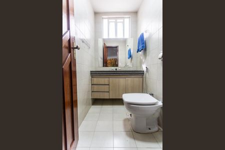 Casa à venda com 420m², 4 quartos e 4 vagas Casa à venda com 420m², 4 quartos e 4 vagasLavabo da Sala de Jantar