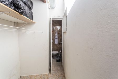 Casa à venda com 420m², 4 quartos e 4 vagas Casa à venda com 420m², 4 quartos e 4 vagasÁrea de Serviço 2