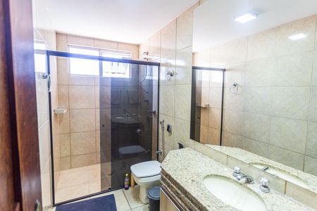 Casa à venda com 420m², 4 quartos e 4 vagas Casa à venda com 420m², 4 quartos e 4 vagasBanheiro Social