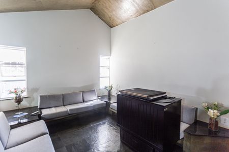 Casa à venda com 420m², 4 quartos e 4 vagas Casa à venda com 420m², 4 quartos e 4 vagasSala 2