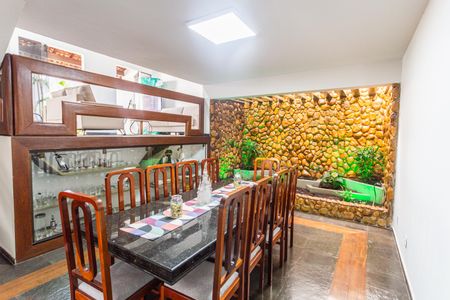 Casa à venda com 420m², 4 quartos e 4 vagas Casa à venda com 420m², 4 quartos e 4 vagasSala de Jantar