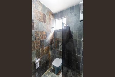 Casa à venda com 420m², 4 quartos e 4 vagas Casa à venda com 420m², 4 quartos e 4 vagasBanheiro de Serviço