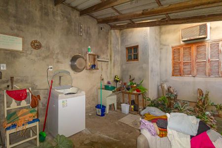 Casa à venda com 300m², 5 quartos e 3 vagas Casa à venda com 300m², 5 quartos e 3 vagasÁrea de Serviço