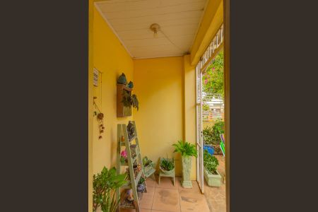 Casa à venda com 300m², 5 quartos e 3 vagas Casa à venda com 300m², 5 quartos e 3 vagasVaranda da Sala