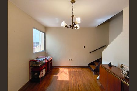 Casa à venda com 160m², 4 quartos e 1 vaga Casa à venda com 160m², 4 quartos e 1 vagaSala