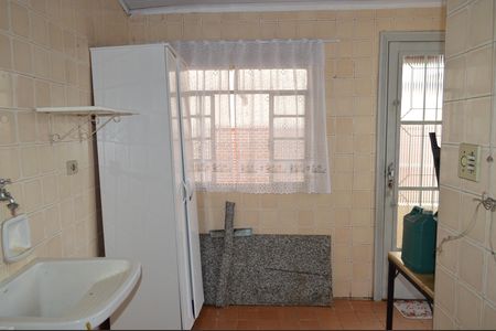 Casa à venda com 160m², 4 quartos e 1 vagaÁrea de Serviço