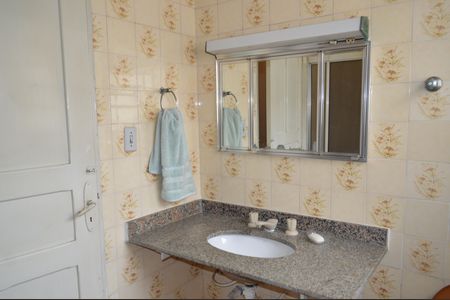 Casa à venda com 160m², 4 quartos e 1 vagaBanheiro