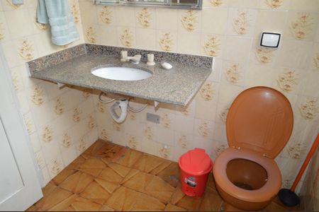 Casa à venda com 160m², 4 quartos e 1 vagaBanheiro