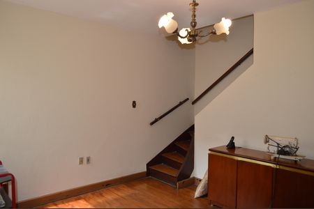 Casa à venda com 160m², 4 quartos e 1 vagaSala