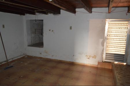 Casa à venda com 160m², 4 quartos e 1 vagaPorão
