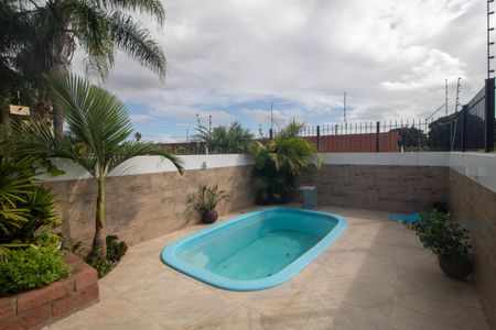 Casa à venda com 192m², 4 quartos e 1 vagaÁrea comum - Piscina