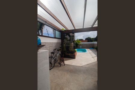 Casa à venda com 192m², 4 quartos e 1 vagaÁrea comum - Piscina