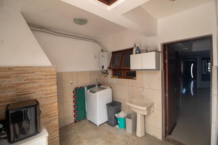 Casa à venda com 192m², 4 quartos e 1 vagaÁrea de Serviço