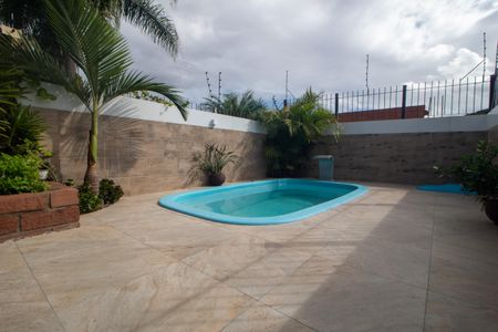 Casa à venda com 192m², 4 quartos e 1 vagaÁrea comum - Piscina