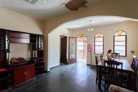 Casa à venda com 360m², 3 quartos e 1 vagaSala