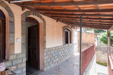 Casa à venda com 360m², 3 quartos e 1 vagaVaranda