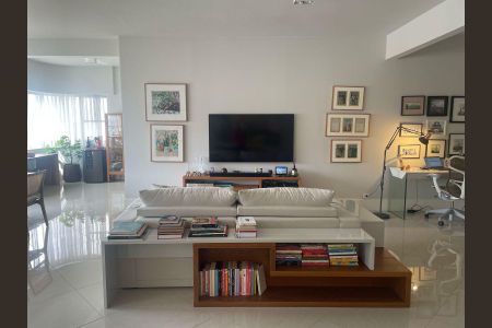 Apartamento à venda com 189m², 3 quartos e 1 vaga Apartamento à venda com 189m², 3 quartos e 1 vagaSala