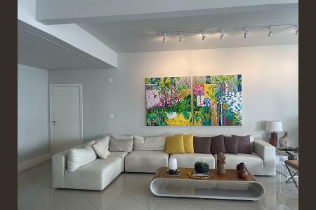 Apartamento à venda com 189m², 3 quartos e 1 vaga Apartamento à venda com 189m², 3 quartos e 1 vagaSala