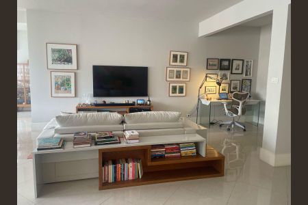 Apartamento à venda com 189m², 3 quartos e 1 vaga Apartamento à venda com 189m², 3 quartos e 1 vagaSala