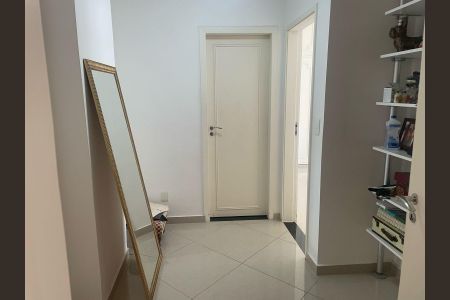Apartamento à venda com 189m², 3 quartos e 1 vaga Apartamento à venda com 189m², 3 quartos e 1 vagaCorredor