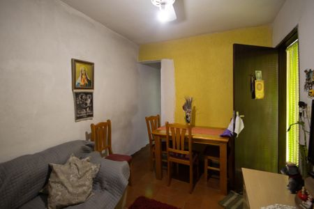 Casa à venda com 255m², 4 quartos e 2 vagasCasa 3 Sala