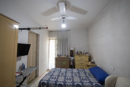 Casa à venda com 255m², 4 quartos e 2 vagasSuíte 2